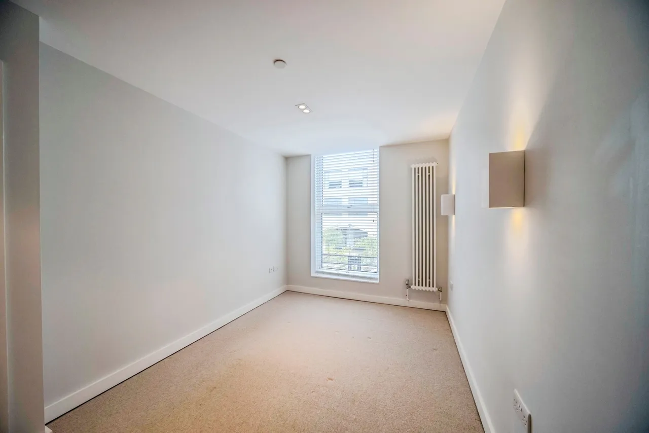 Upper Fourth Street, Milton Keynes, MK9, photo 19