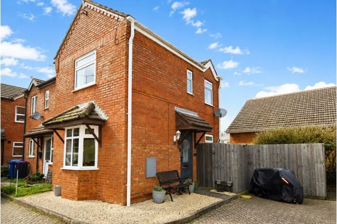 2 bed house for sale — Walnut Court, Ingham, Lincoln
