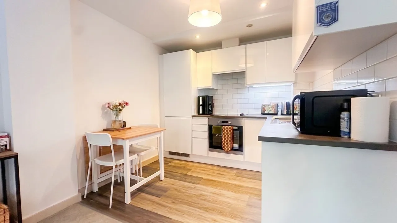 Woodview, Stockport, photo 11