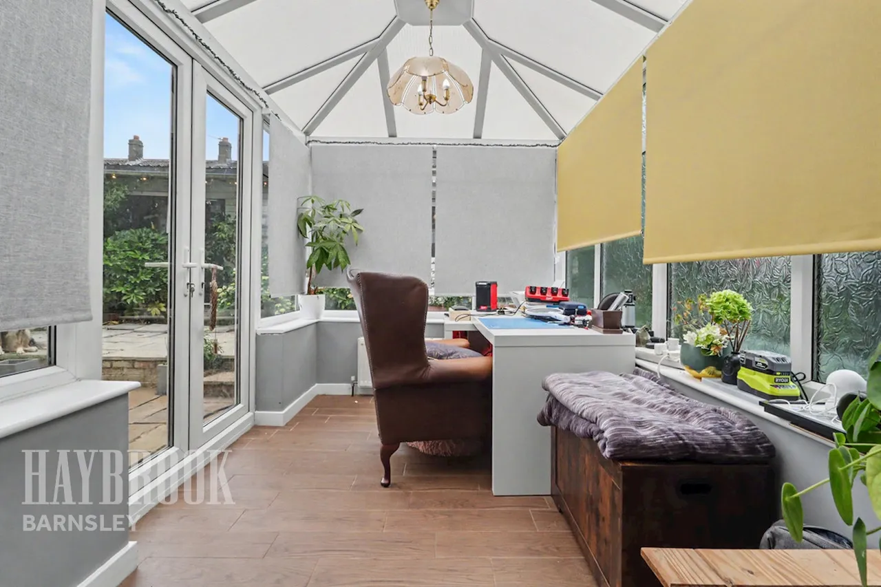 Middlecliffe Drive, Crow Edge, photo 9