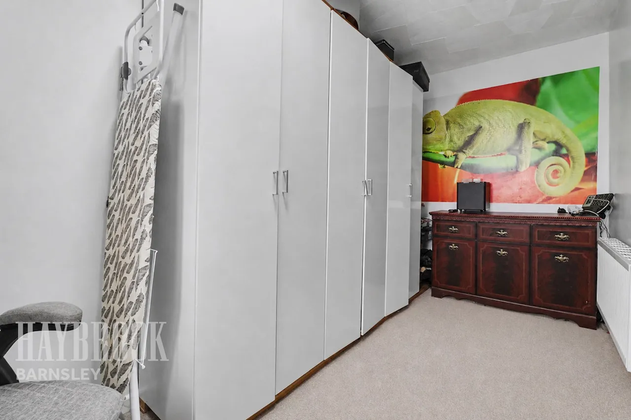 Middlecliffe Drive, Crow Edge, photo 13