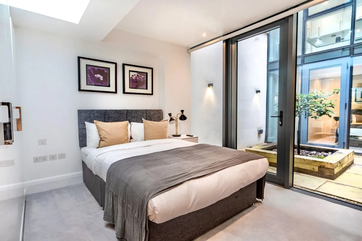 Lincoln's Inn Fields, London, WC2A, photo 10