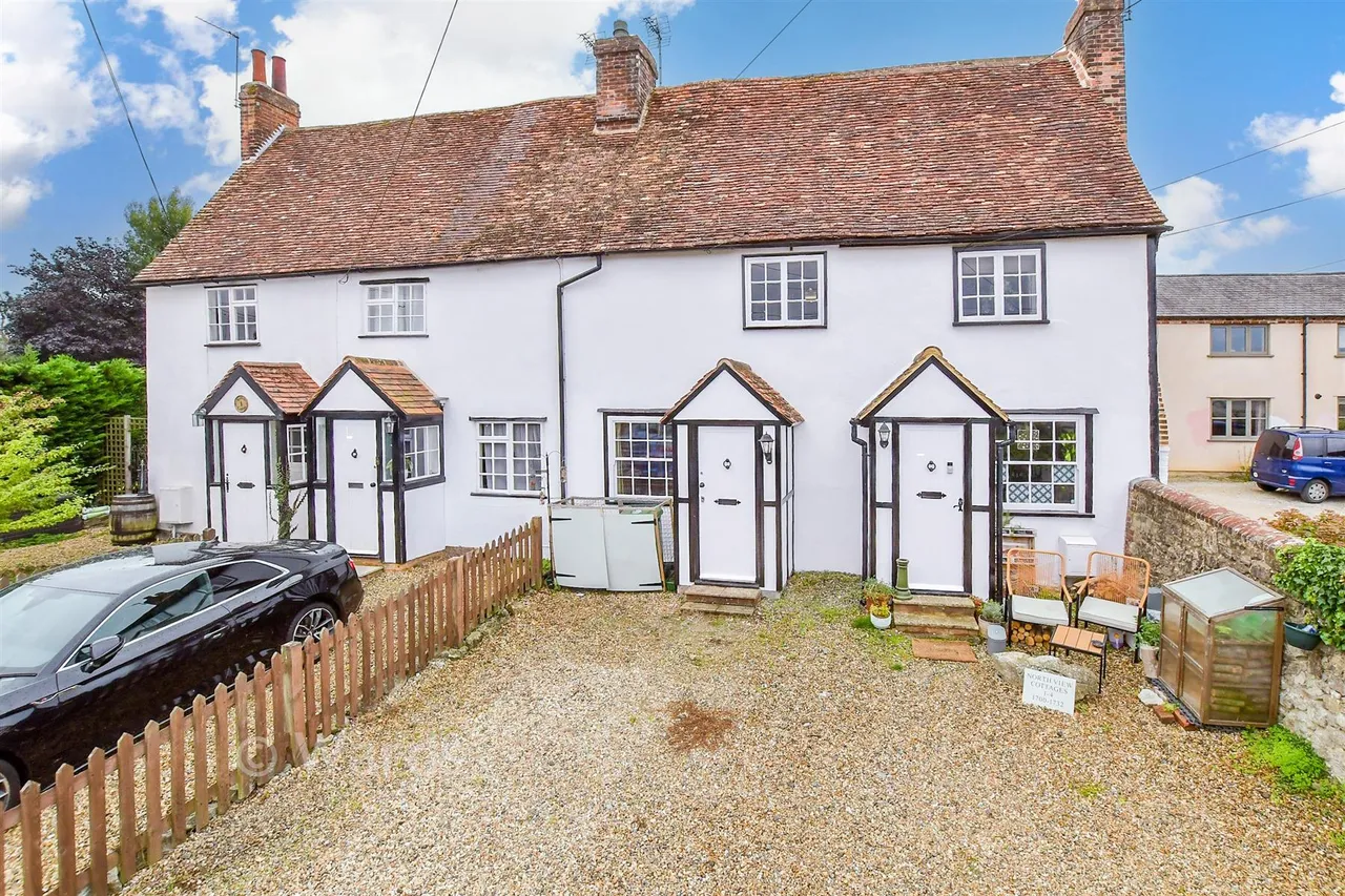 2 bed house for sale, Forge Lane, East Farleigh, ME15