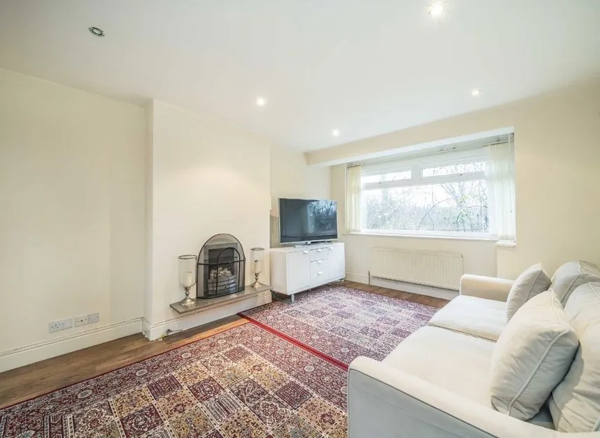 Commonside East, Mitcham, CR4, photo 2