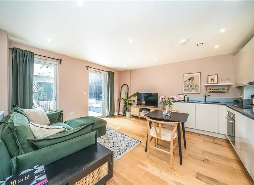 Bradley Road, Clapham, SW4, photo 2