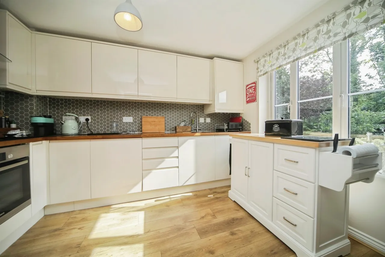 Jubilee Crescent, Needham Market, IPSWICH, photo 6