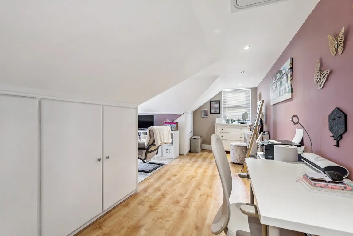 Northwood, HA6, photo 9