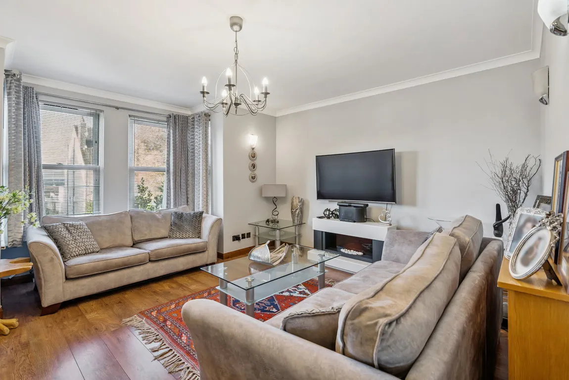 Northwood, HA6, photo 2
