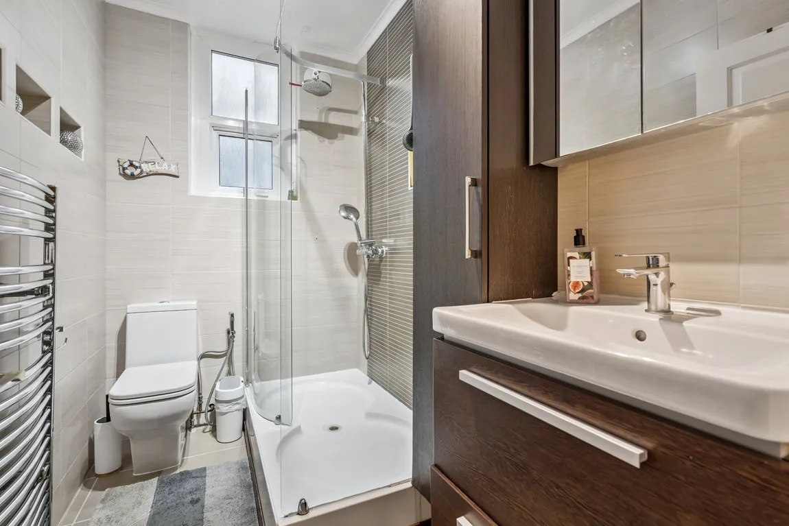 Northwood, HA6, photo 5