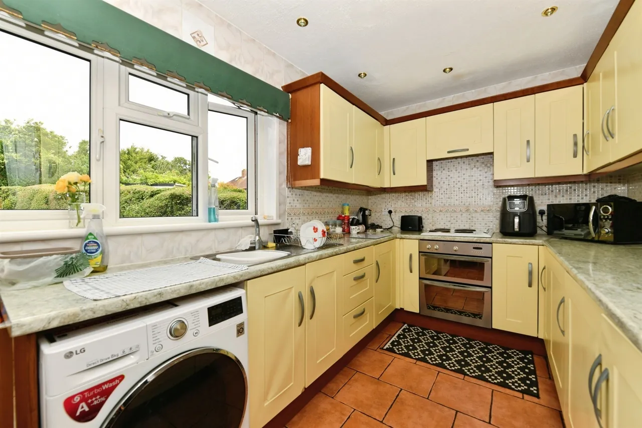 Bideford Crescent, Knowle, Bristol, photo 3