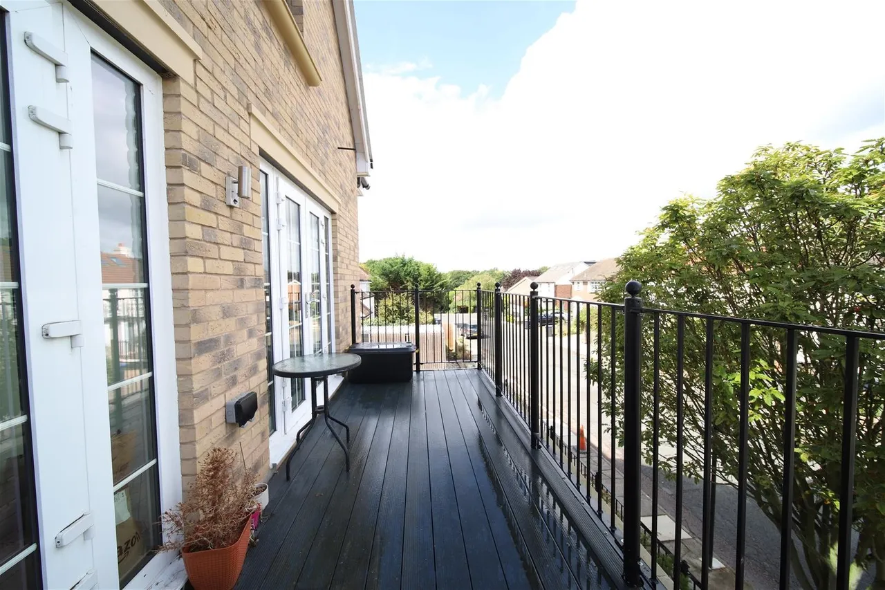 The Ridgeway, Enfield, Middlesex EN2 8GG, photo 16