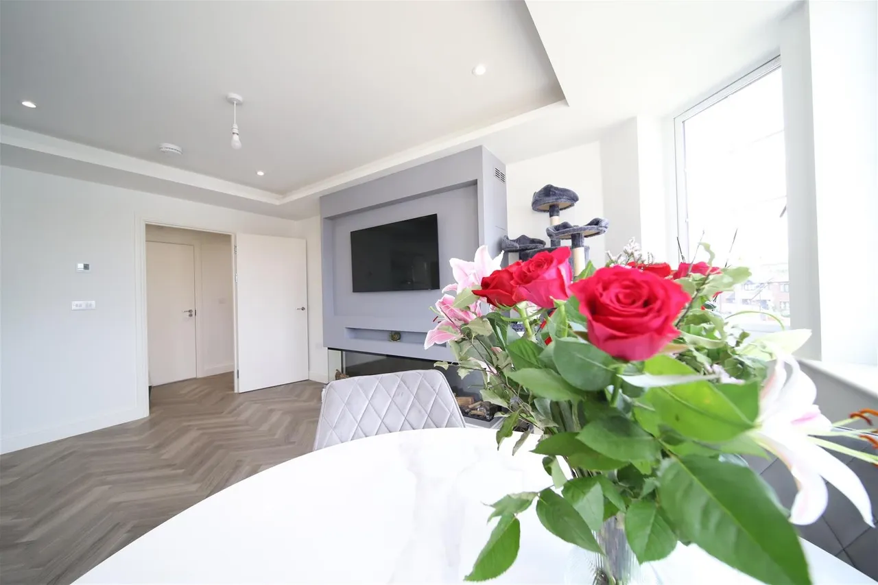 The Ridgeway, Enfield, Middlesex EN2 8GG, photo 9