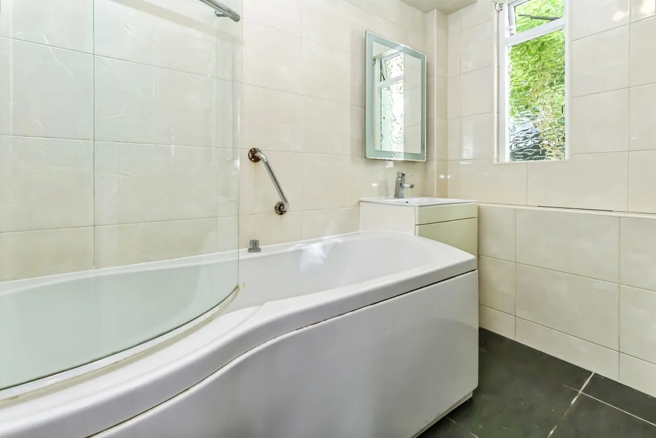 Waller Lane, Caterham, Surrey, CR3, photo 10