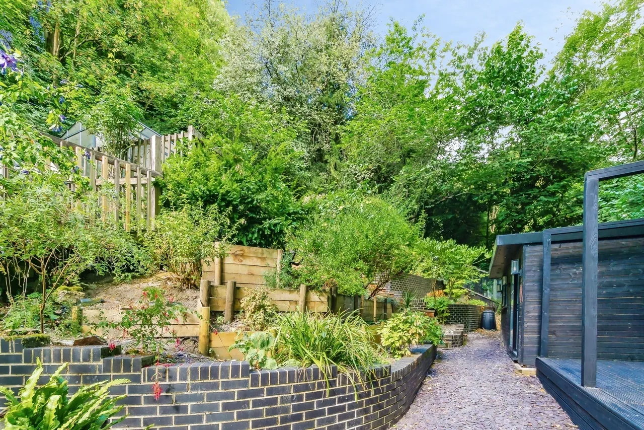Waller Lane, Caterham, Surrey, CR3, photo 21
