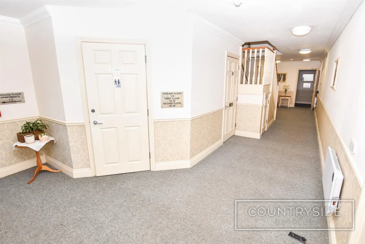 High Road, Benfleet, photo 6