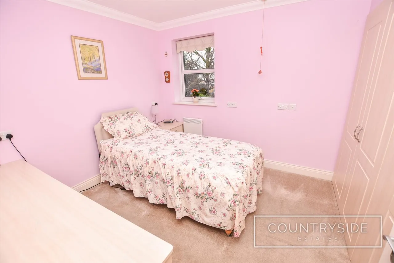 High Road, Benfleet, photo 10