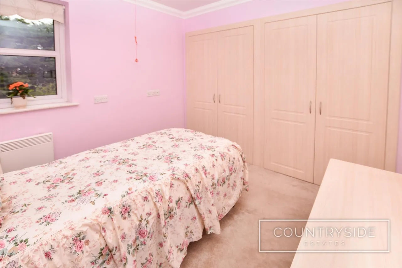 High Road, Benfleet, photo 11