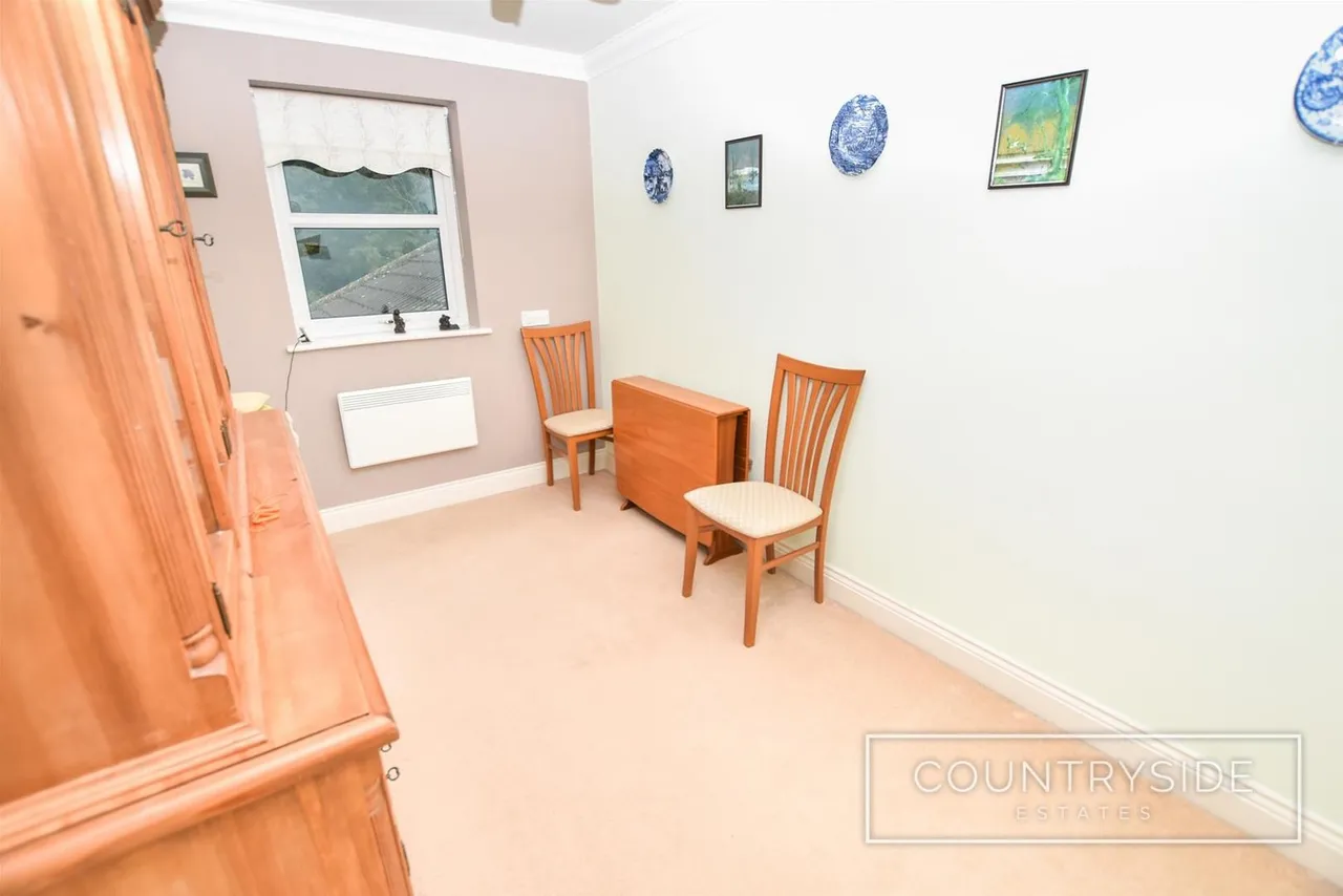 High Road, Benfleet, photo 12