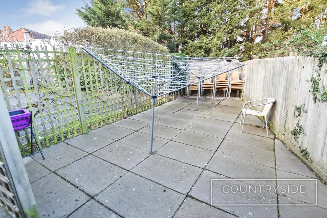 High Road, Benfleet, photo 13