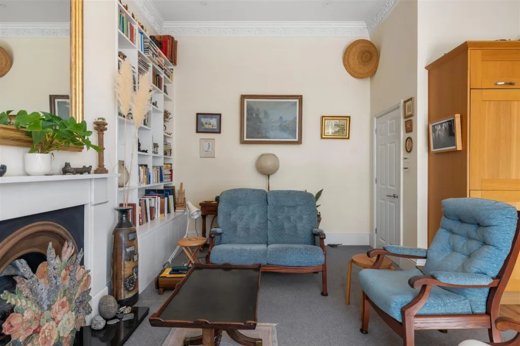 St Anne's Crescent, Lewes, photo 7