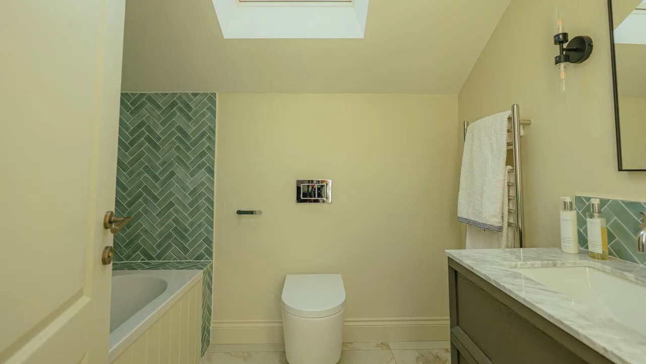 Platts Lane, London, NW3, photo 13