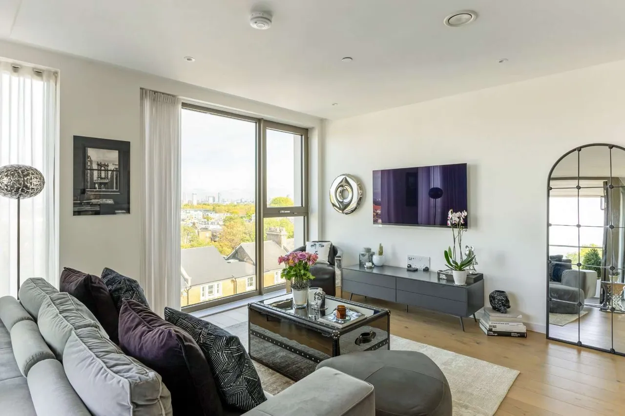 Upper Richmond Road, Putney, SW15, photo 2
