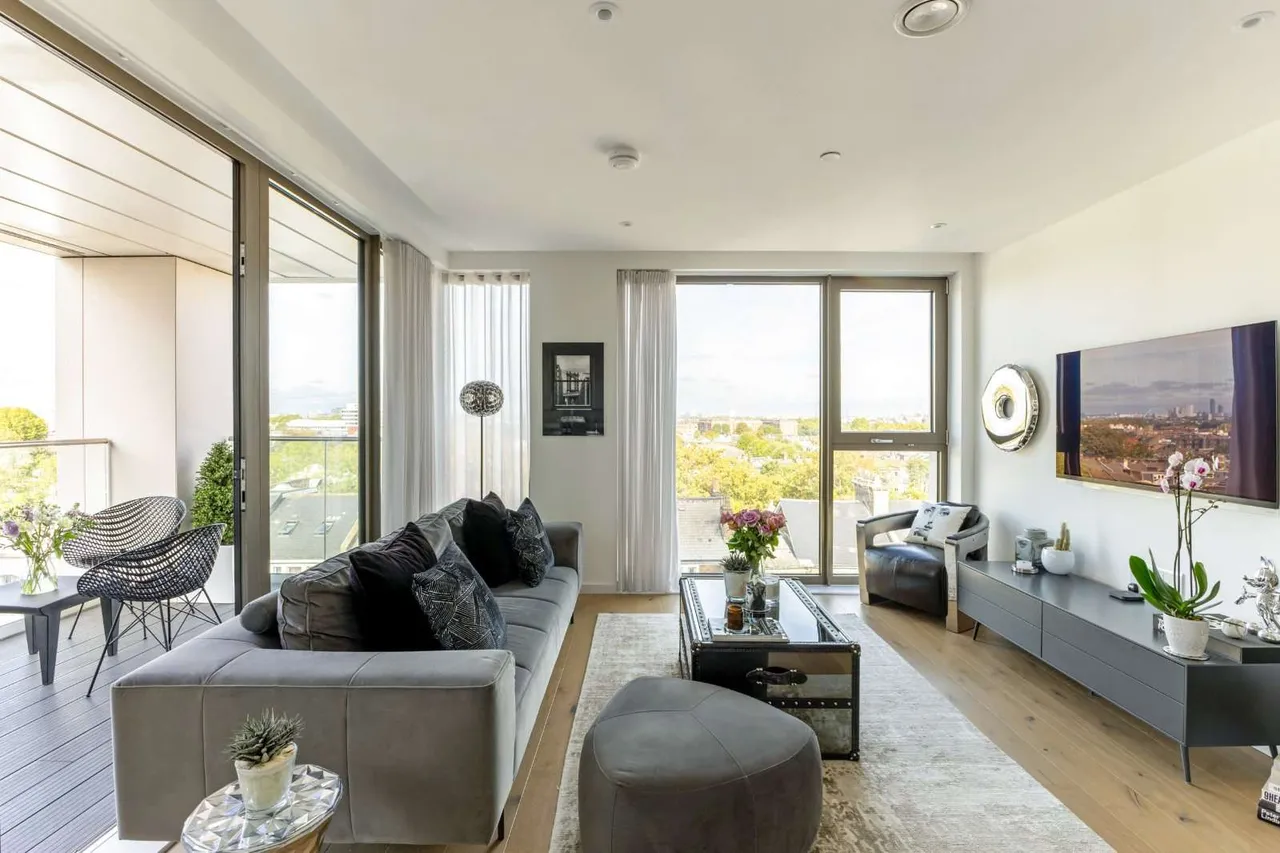 Upper Richmond Road, Putney, SW15, photo 3