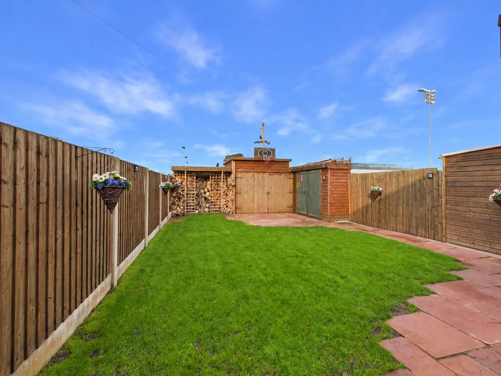 Black Park Road, Whitchurch, photo 13
