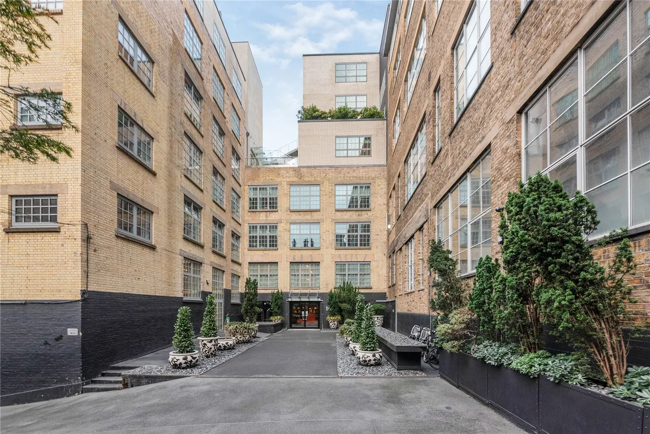 1 bed flat to rent, Marshall Street, London, W1F