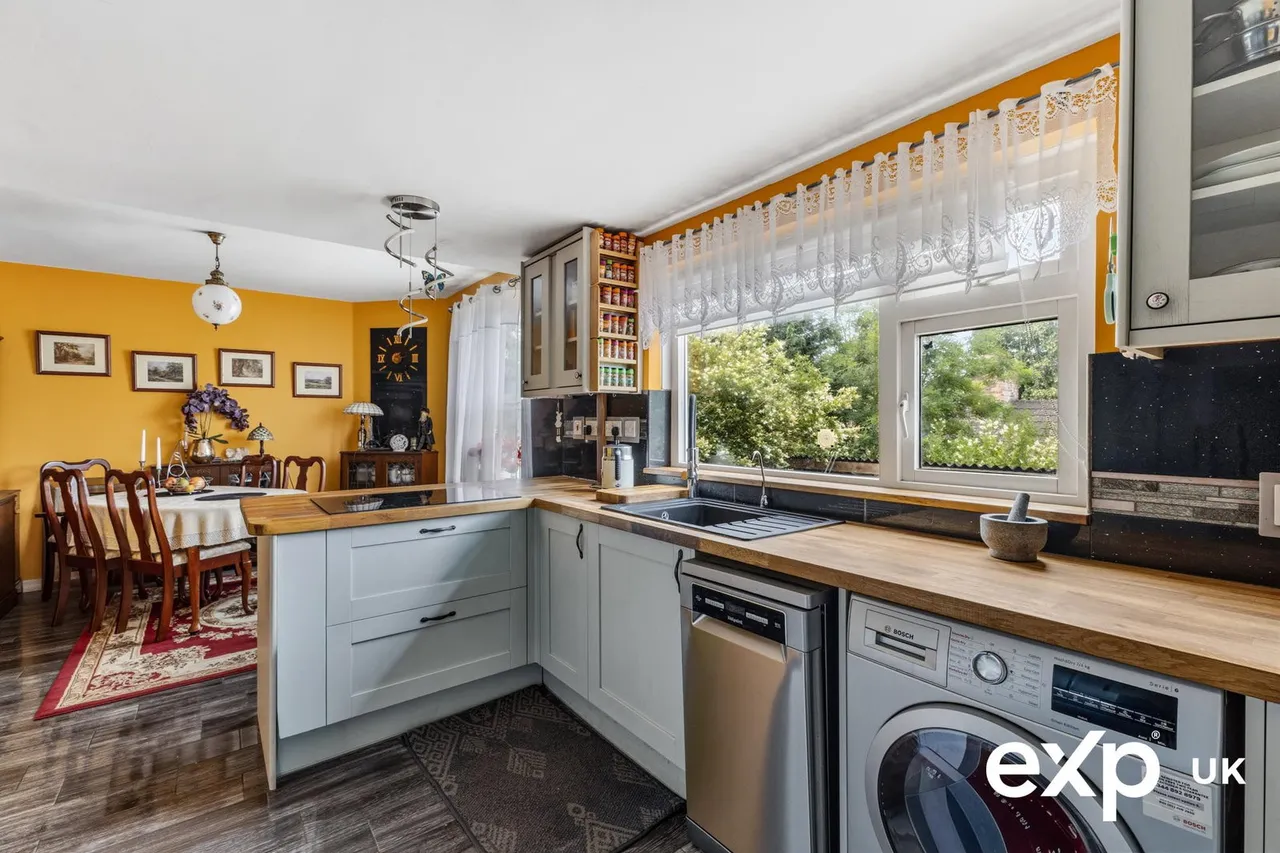 Bonnington Crescent, Sherwood, Nottingham, NG5 3EY, photo 5