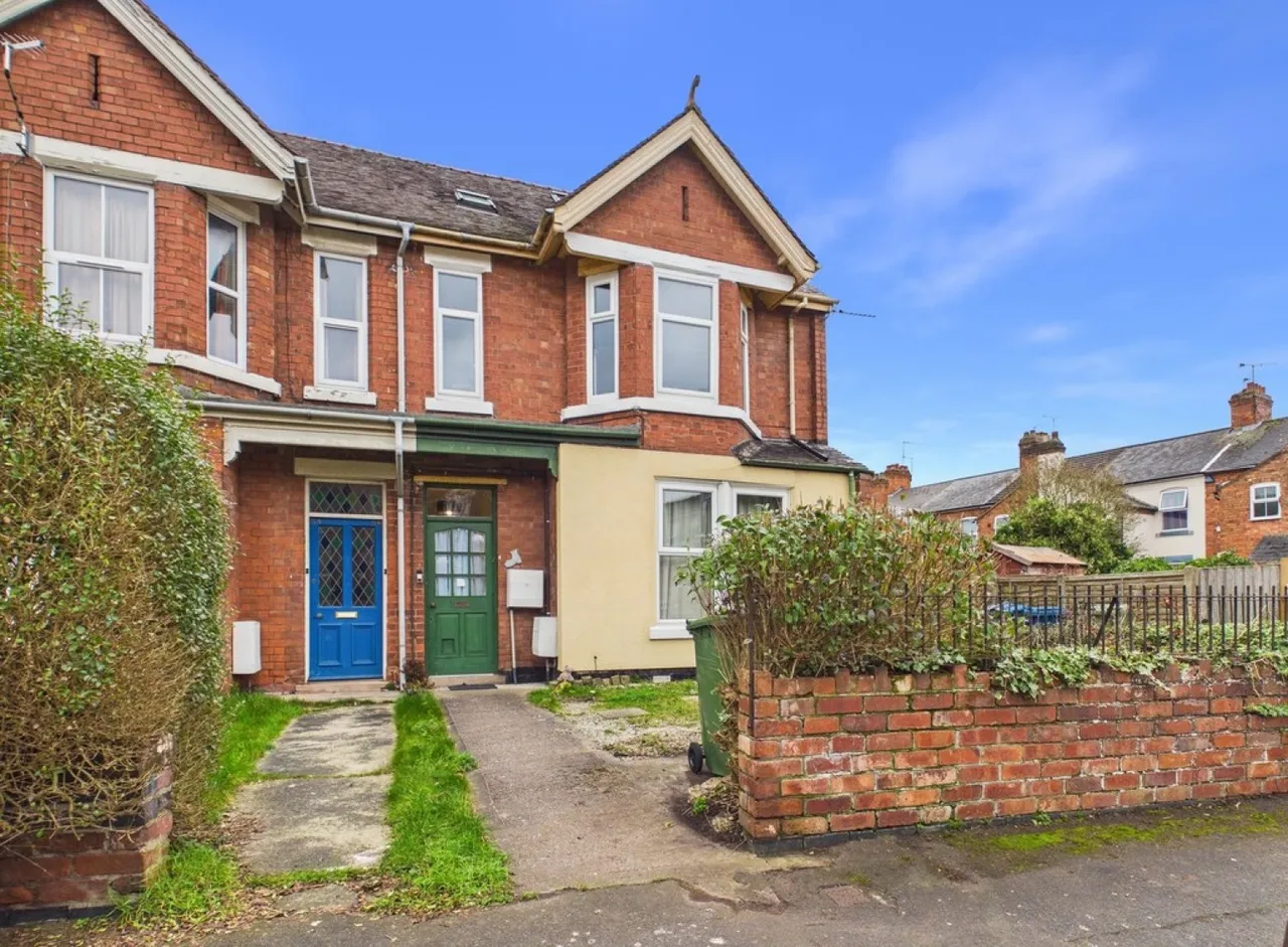1 bed flat for sale, Henry Street, ST16