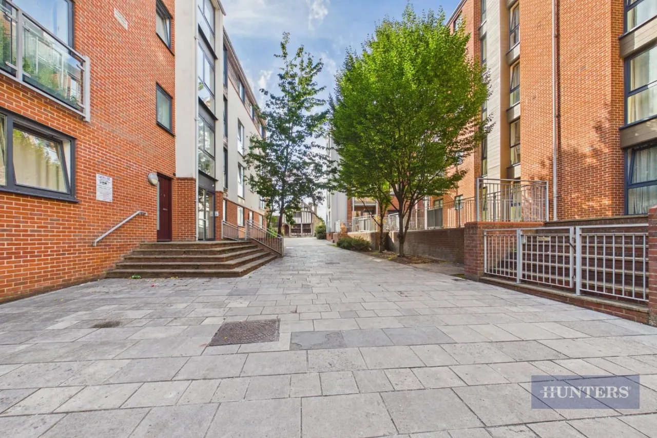 2 bed flat for sale — Kimber House, High Street, SO14
