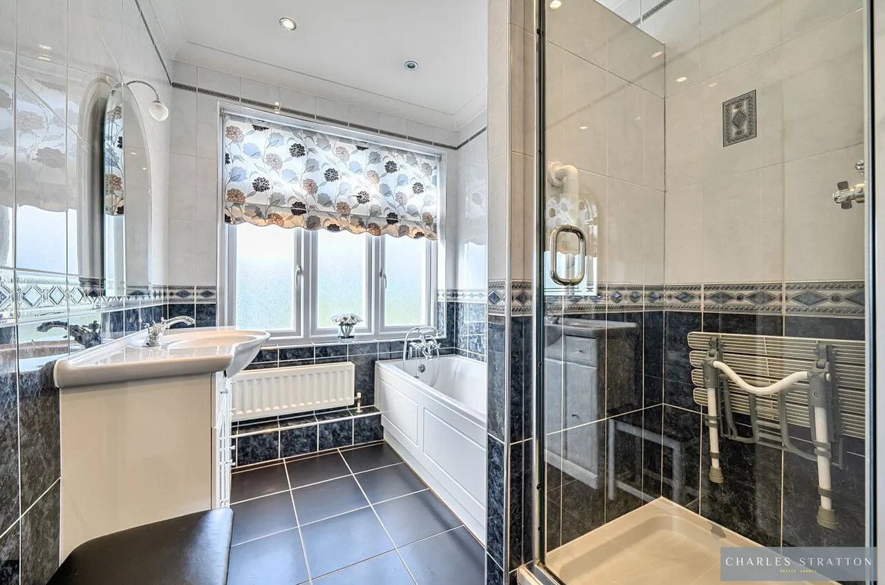 Main Road, Romford, Essex, RM2 6LS, photo 16