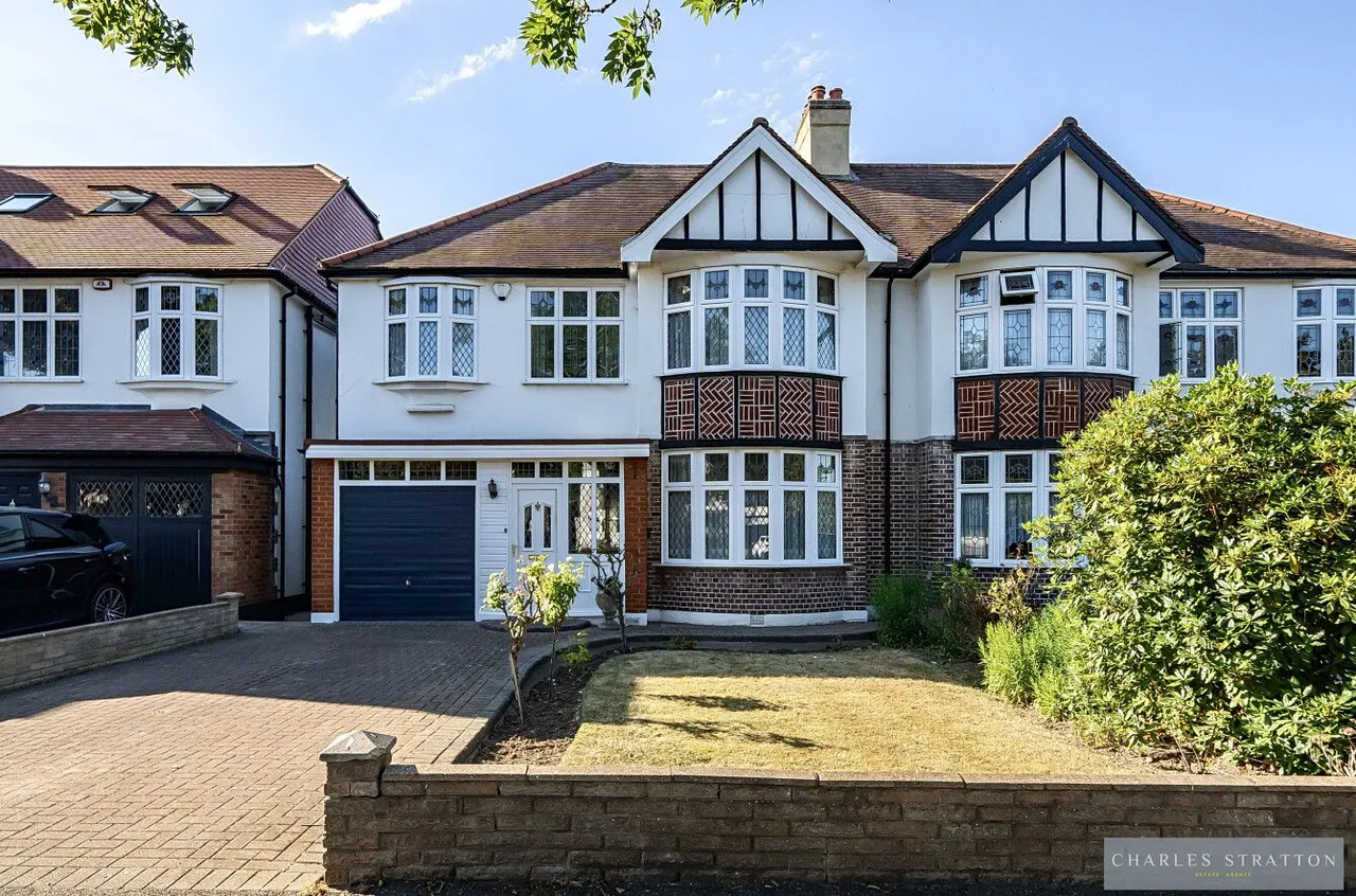 Main Road, Romford, Essex, RM2 6LS, photo 19