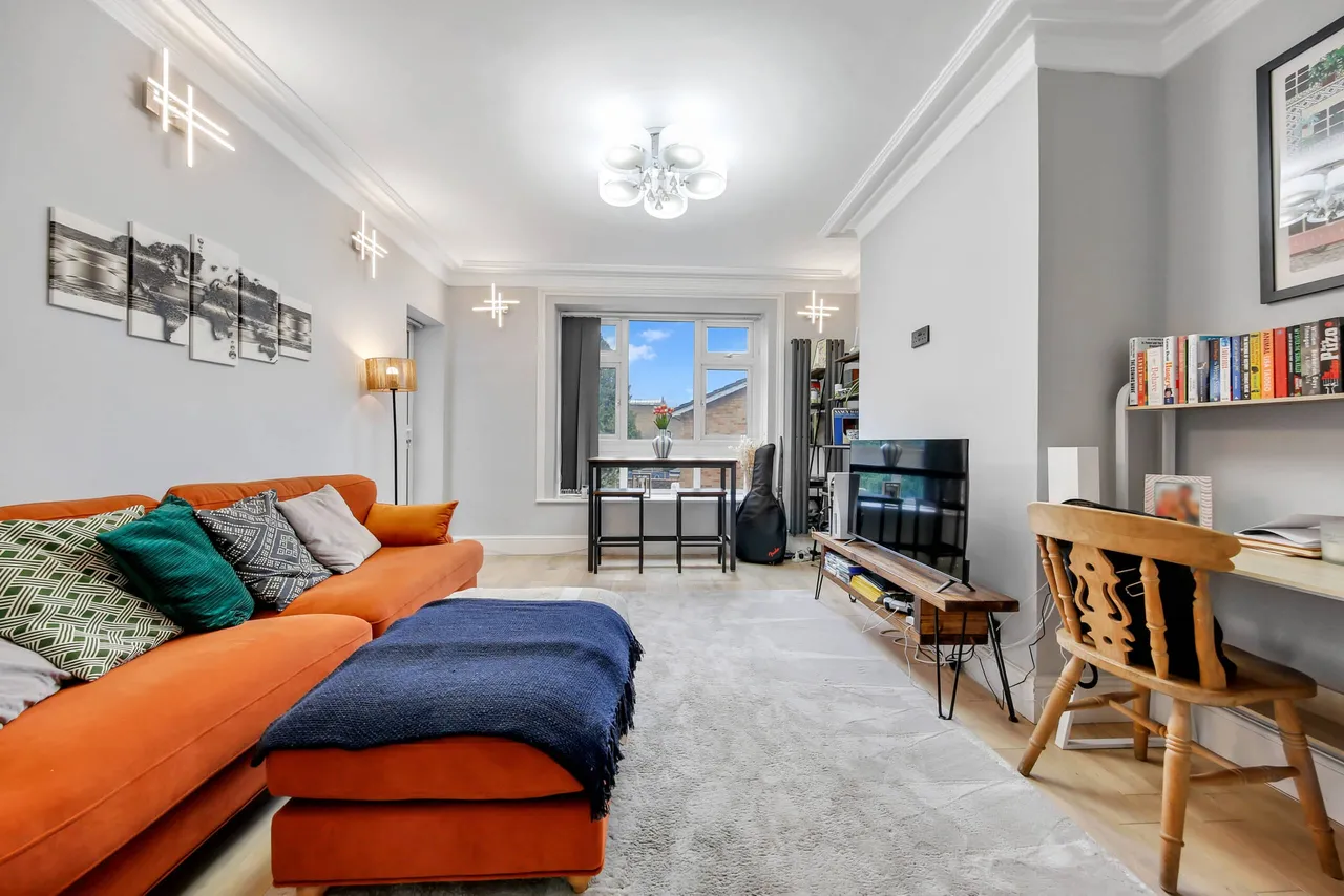 19 Beecholme Estate, Prout Road, London, E5 9NR, photo 2