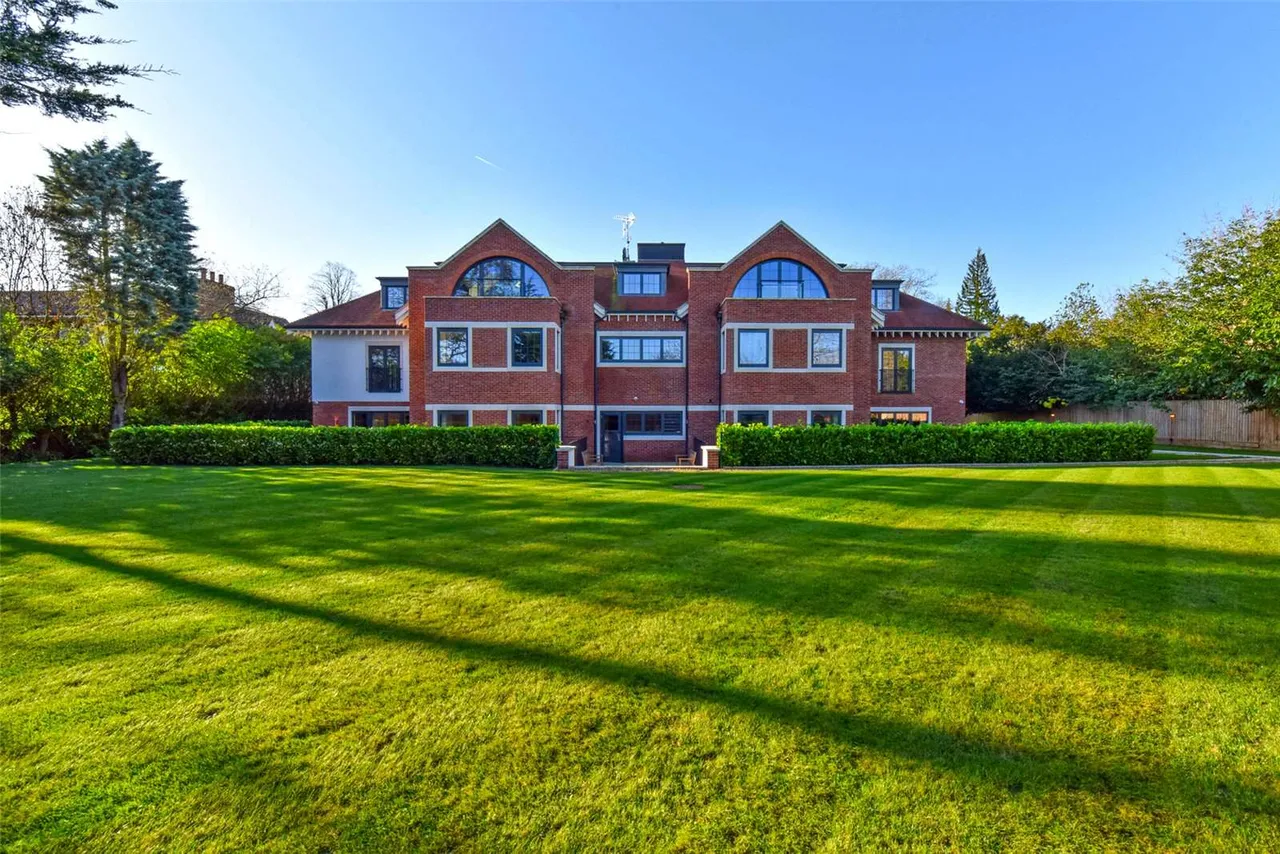 Wellington Court, 66 Penn Road, Beaconsfield, Buckinghamshire, HP9 2LS, photo 2