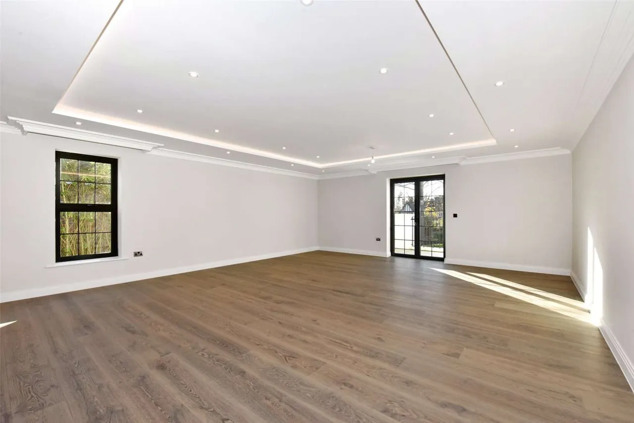 Wellington Court, 66 Penn Road, Beaconsfield, Buckinghamshire, HP9 2LS, photo 5