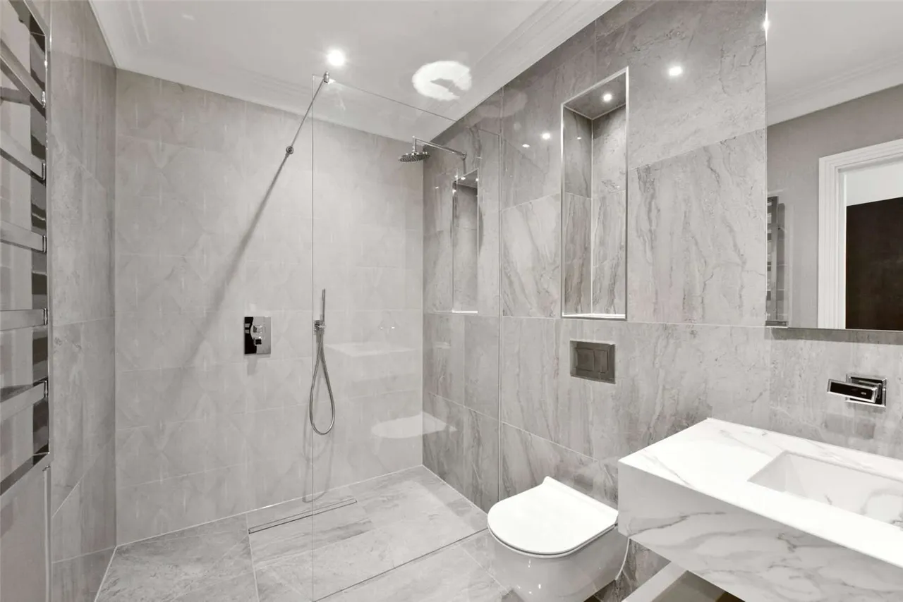 Wellington Court, 66 Penn Road, Beaconsfield, Buckinghamshire, HP9 2LS, photo 10