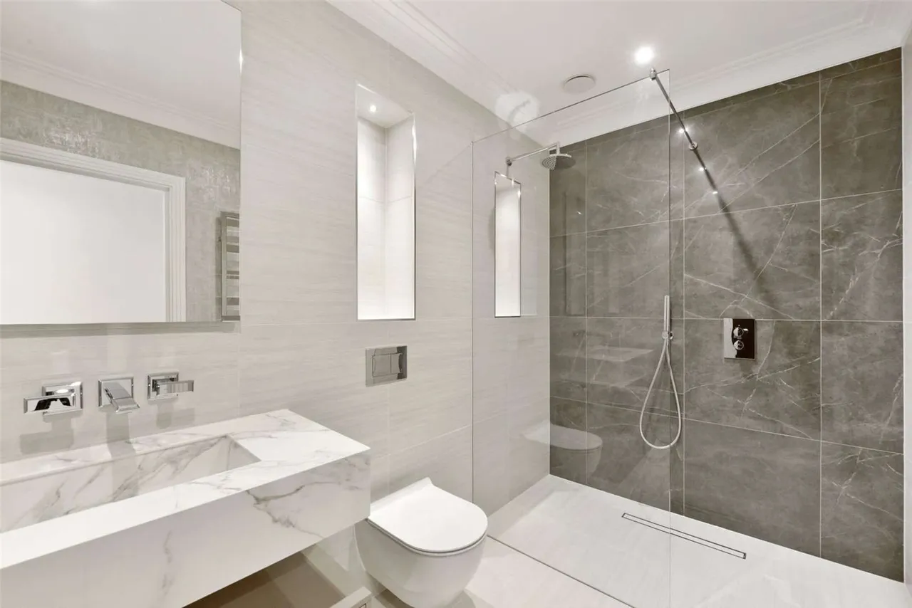 Wellington Court, 66 Penn Road, Beaconsfield, Buckinghamshire, HP9 2LS, photo 12