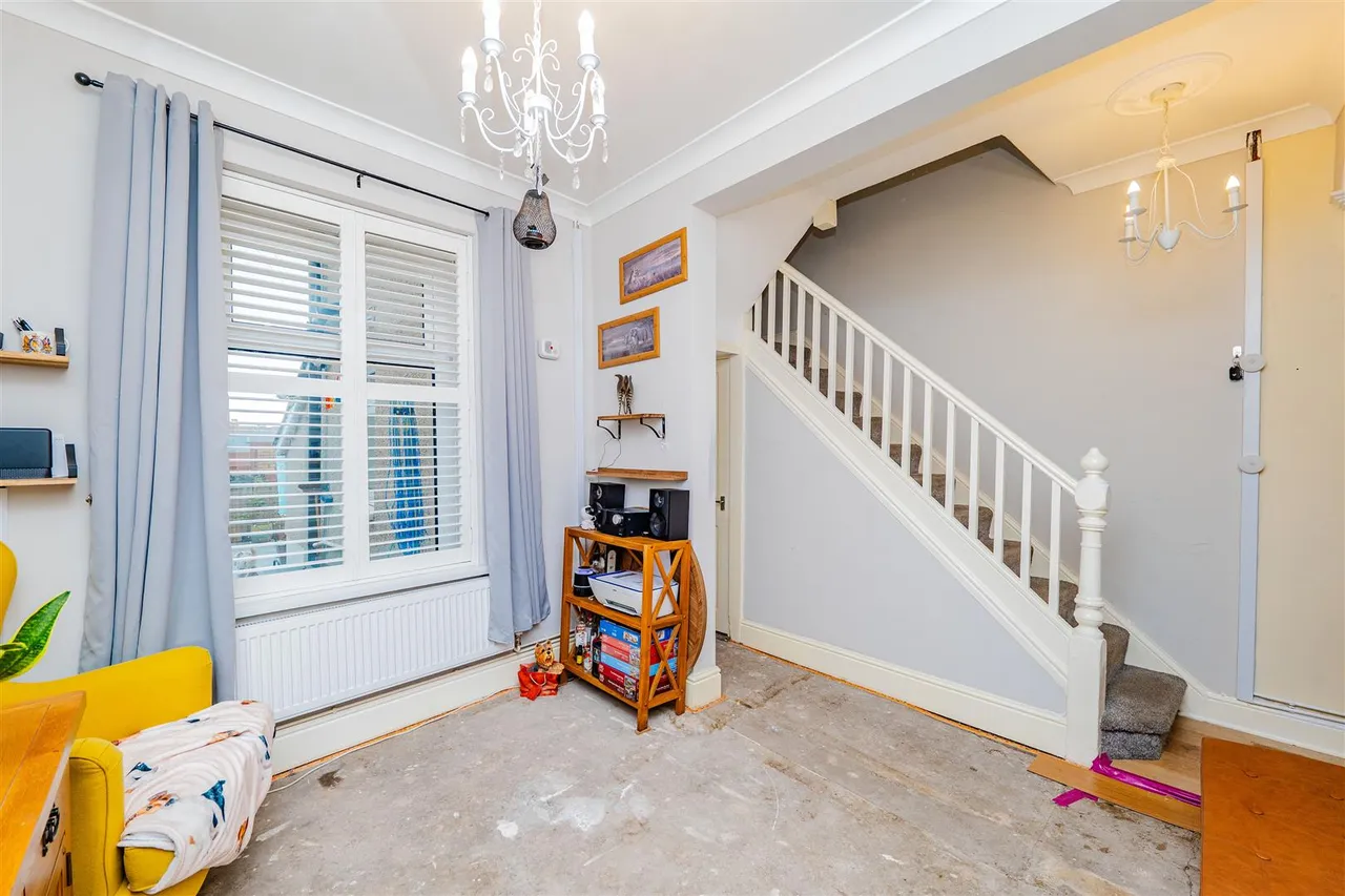 Courtenay Road, Barry, CF63 3QG, photo 11