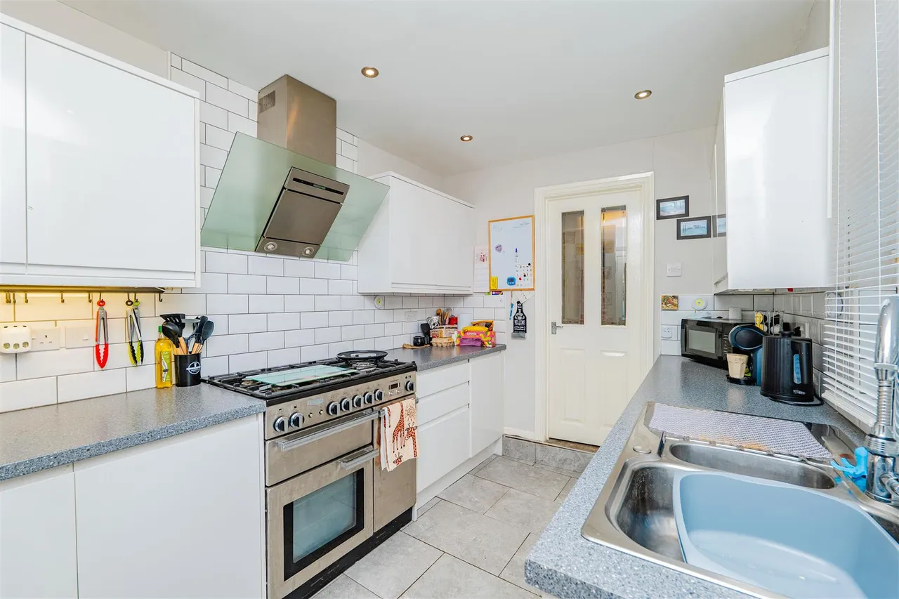 Courtenay Road, Barry, CF63 3QG, photo 3