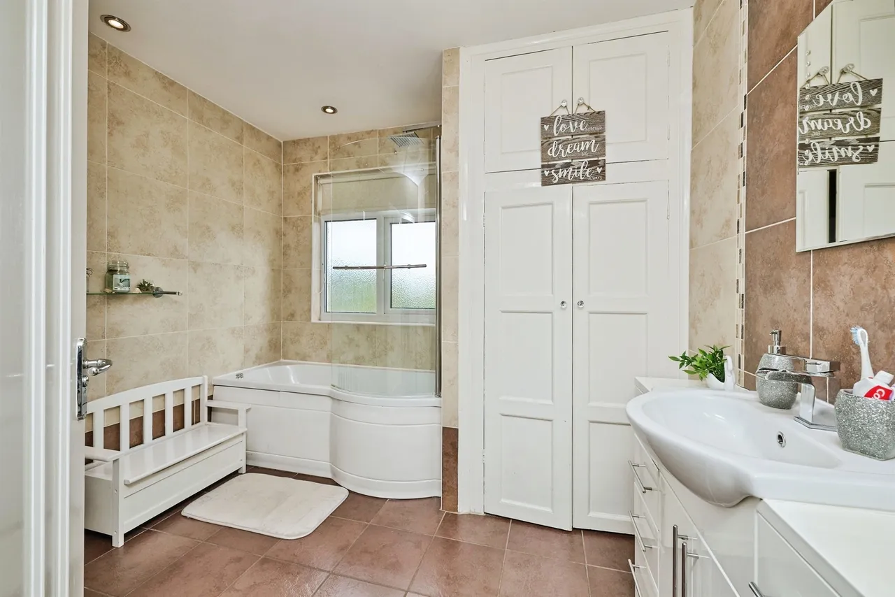 Sandringham Avenue, Wisbech, PE13, photo 16