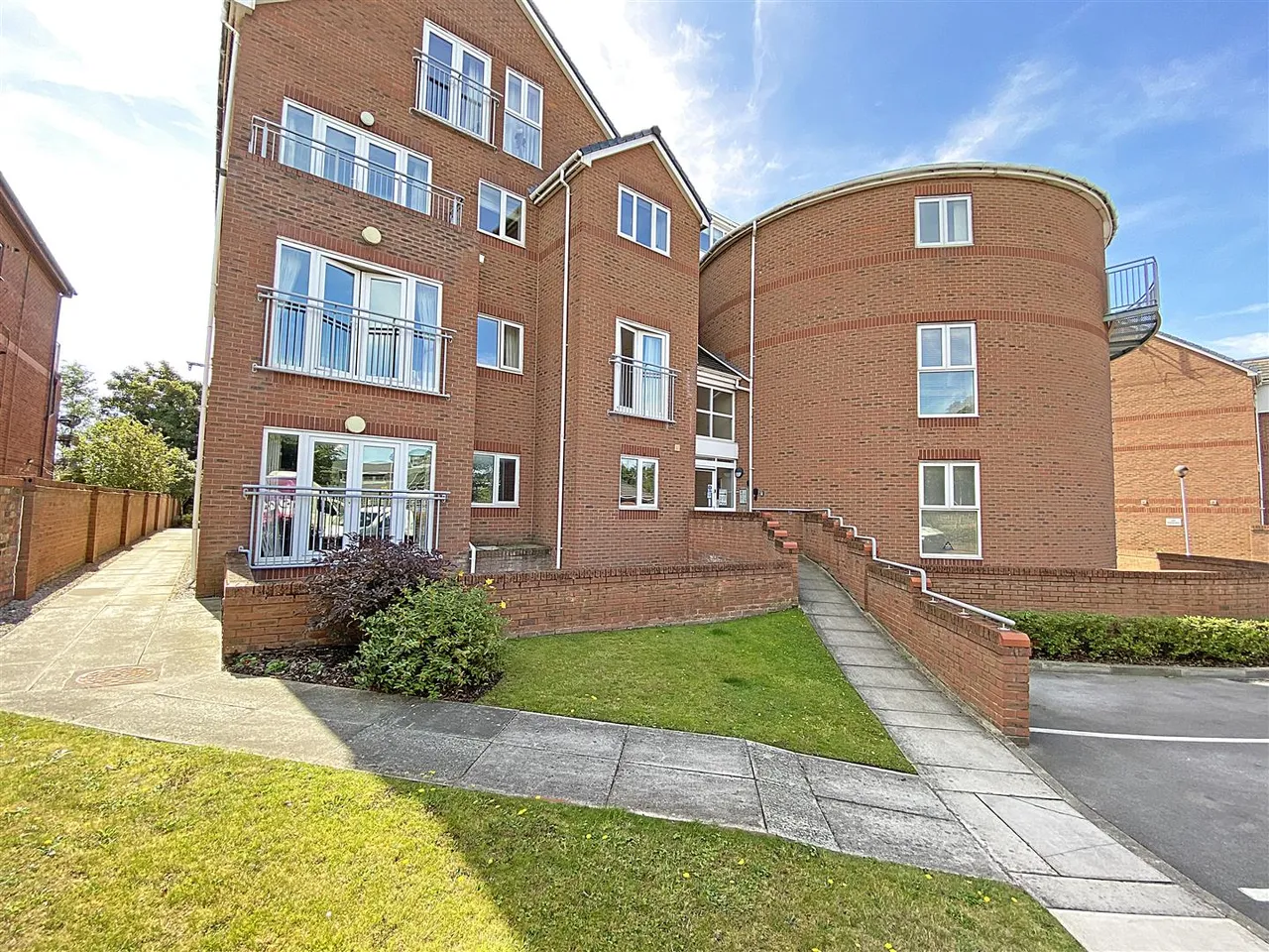 2 bed house to rent, Blundellsands Road West, Blundellsands, L23