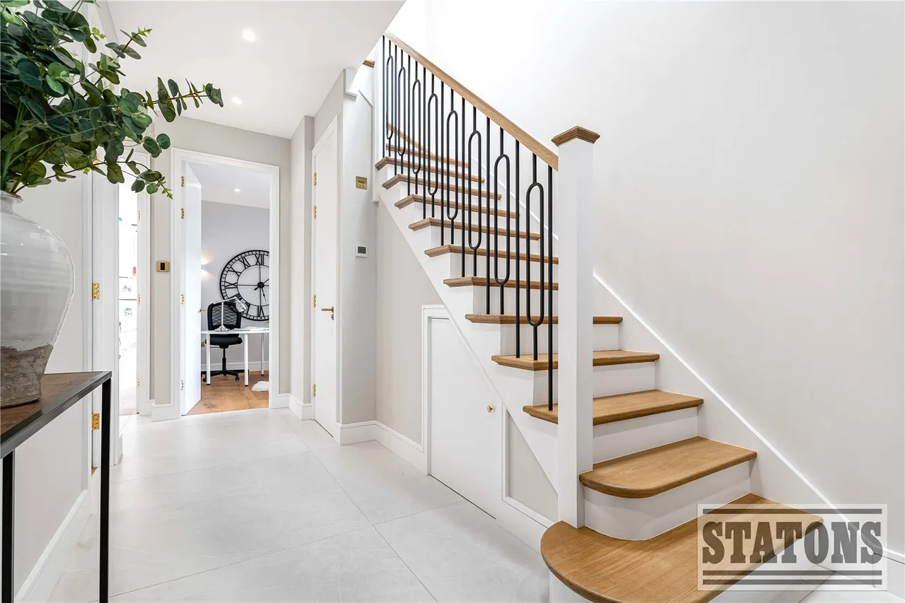 Ash Grove, Enfield, EN1 2LD, photo 2
