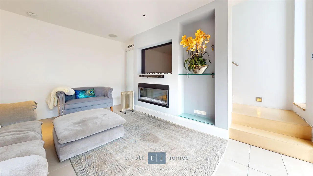 Ashfields, Loughton, photo 8