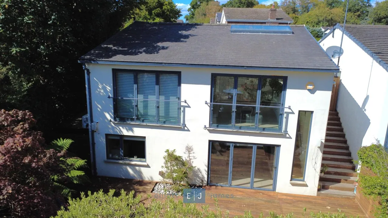 Ashfields, Loughton, photo 2
