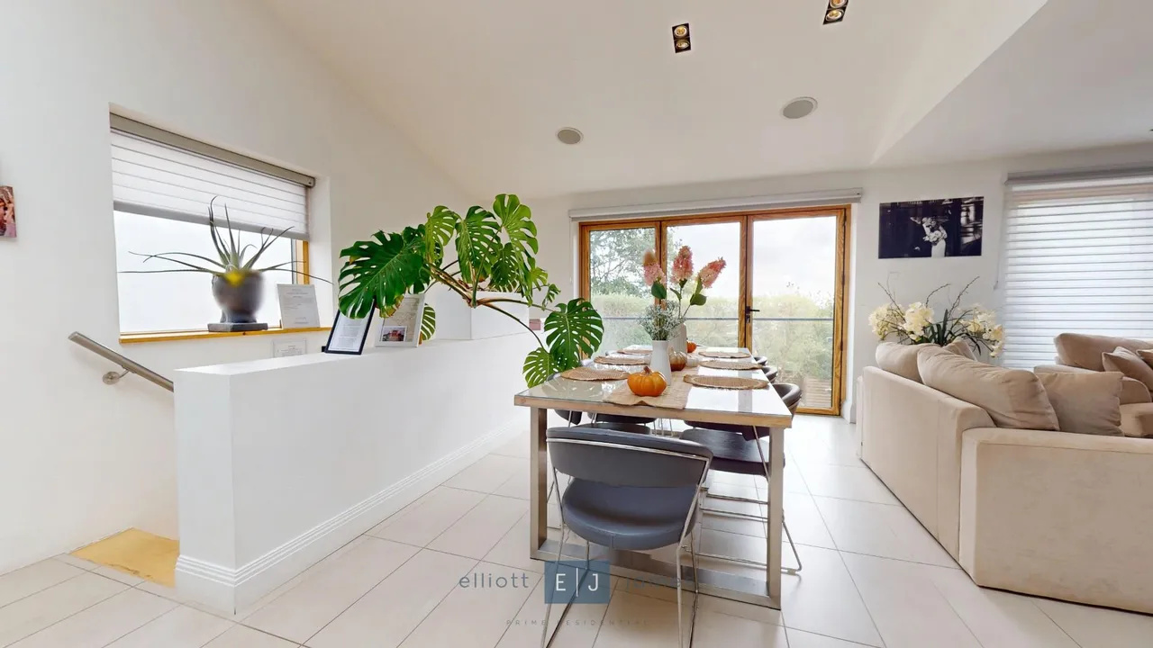 Ashfields, Loughton, photo 4