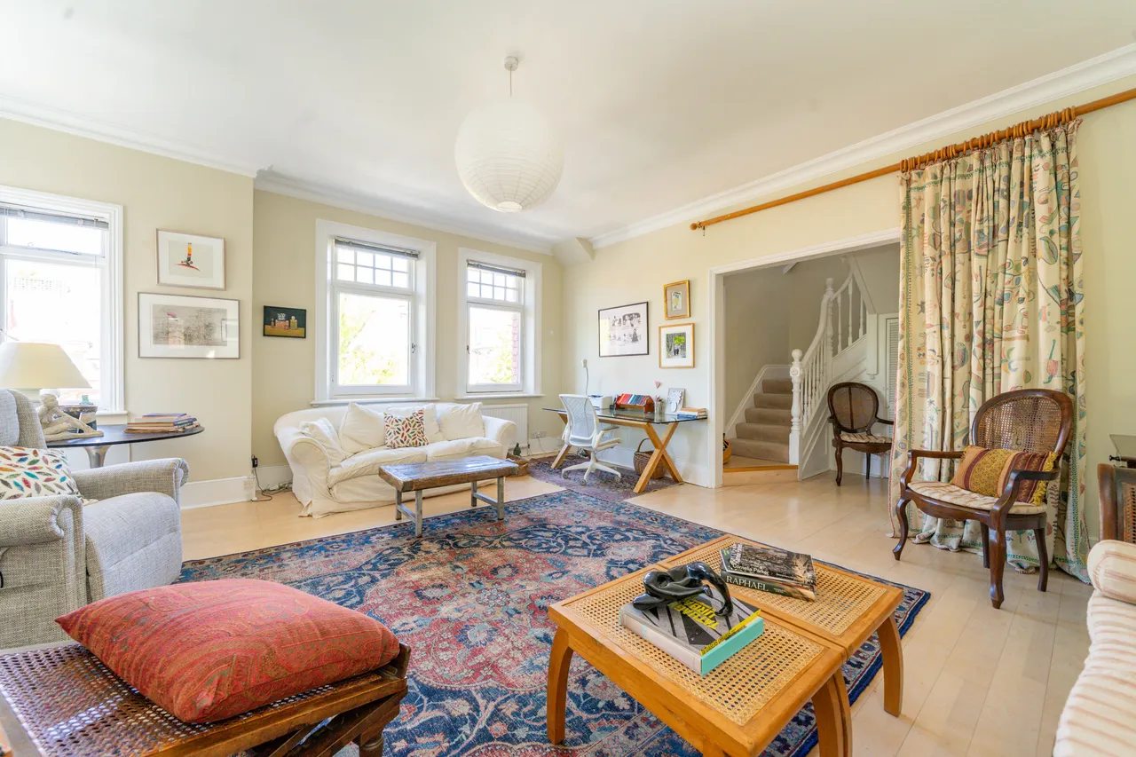 4 bed flat for sale — Eton Avenue, London, NW3