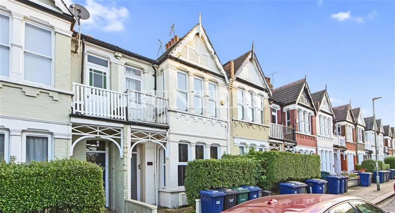 2 bed flat to rent, Squires Lane, Finchley, N3