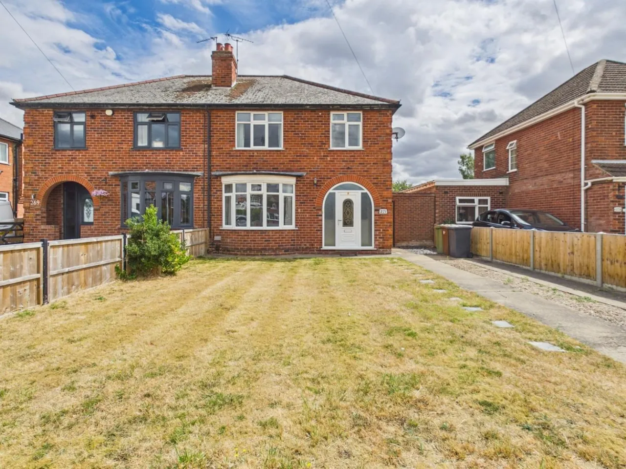 3 bed house for sale — Hykeham Road, North Hykeham